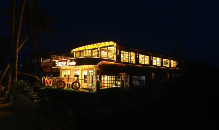 Explore Alleppey luxury-houseboat-alleppey.jpg